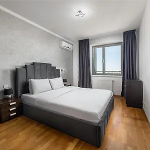 Monaco Grand By Citybookings דירה