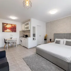  Apartment Downtown Victoria By Citybookings