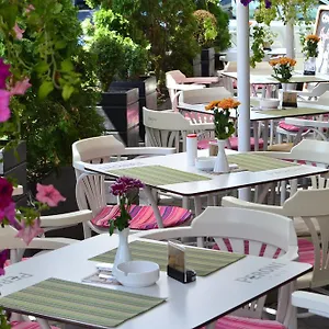 Les Jardins Carol Bucarest