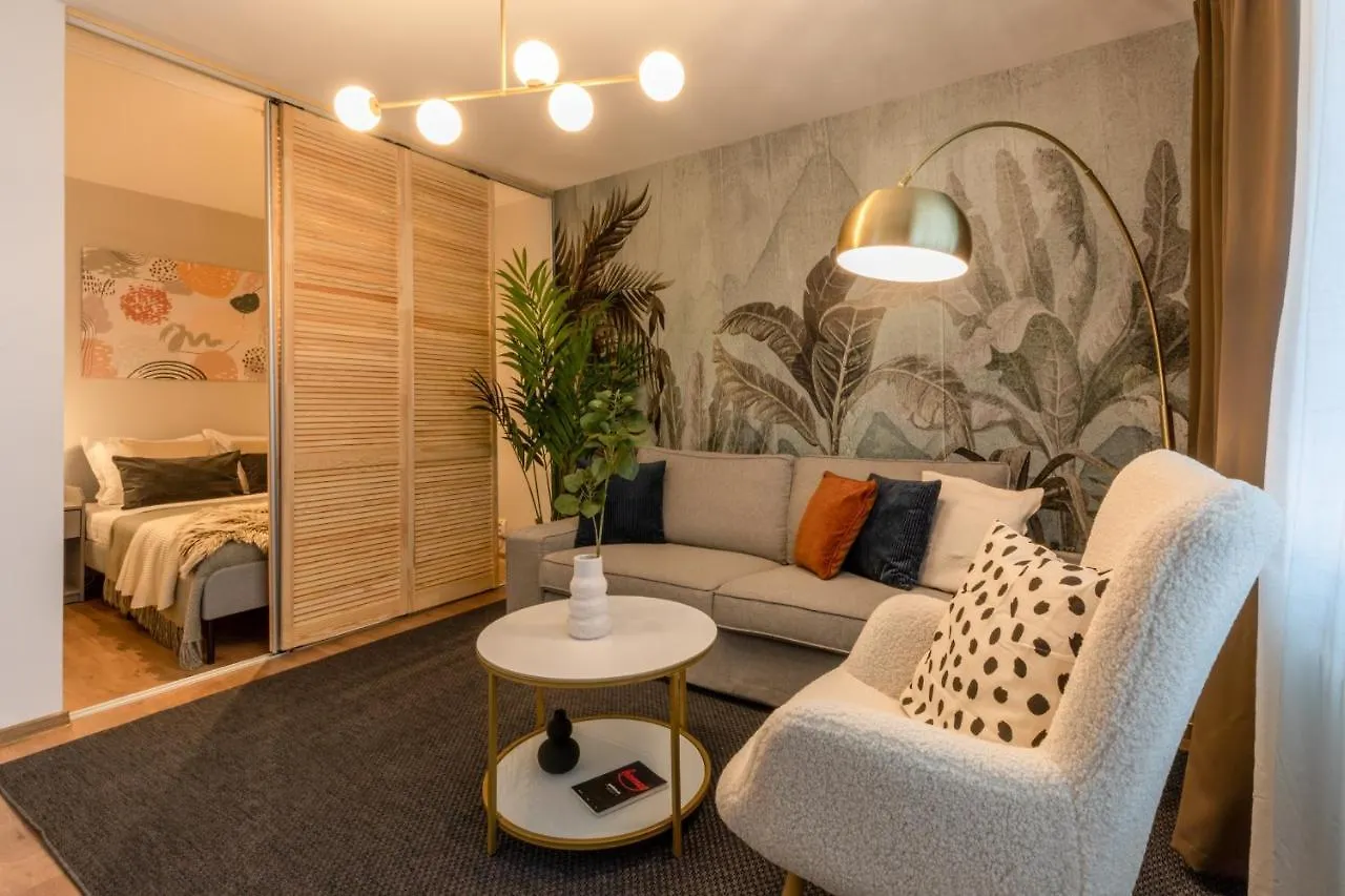 Urban Haven: 2Br Apartment In Bucharest Center 0*,  Románia
